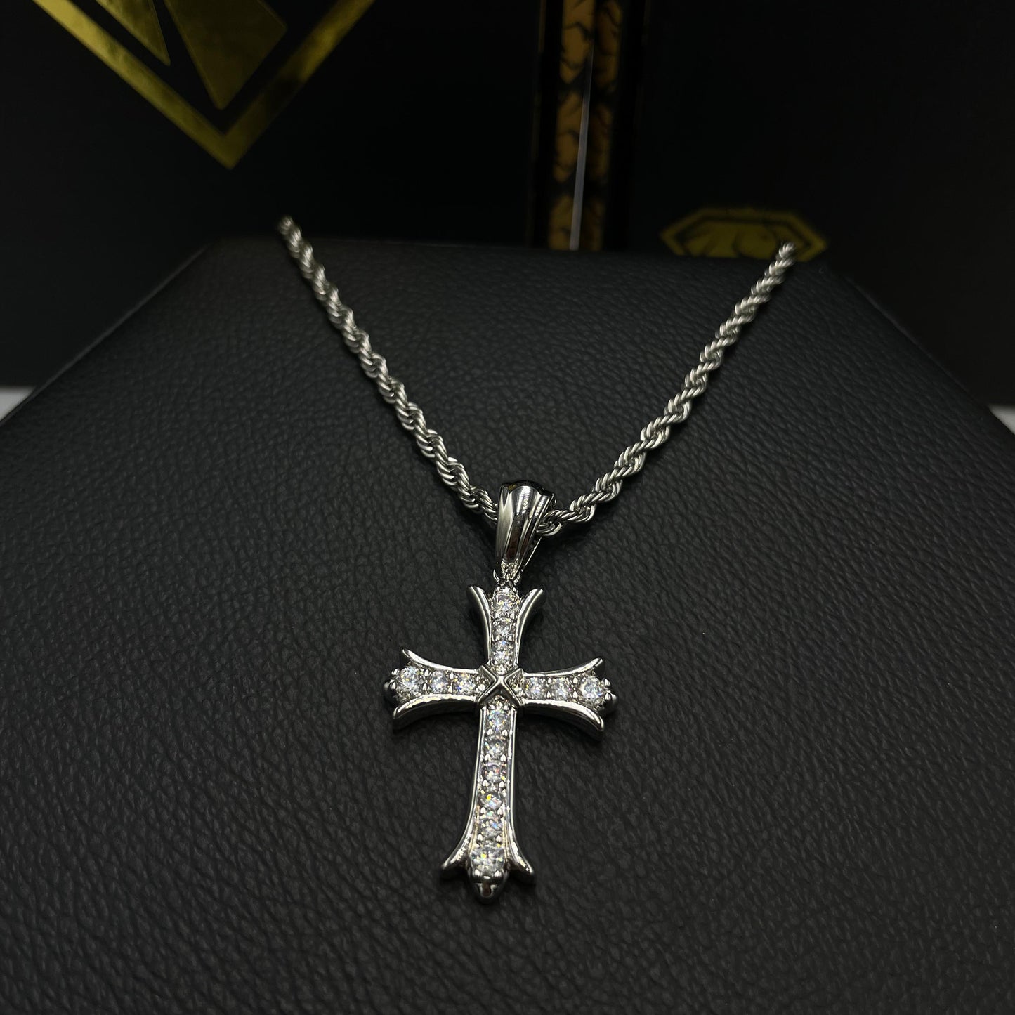 COLLAR CRUZ KLEOS