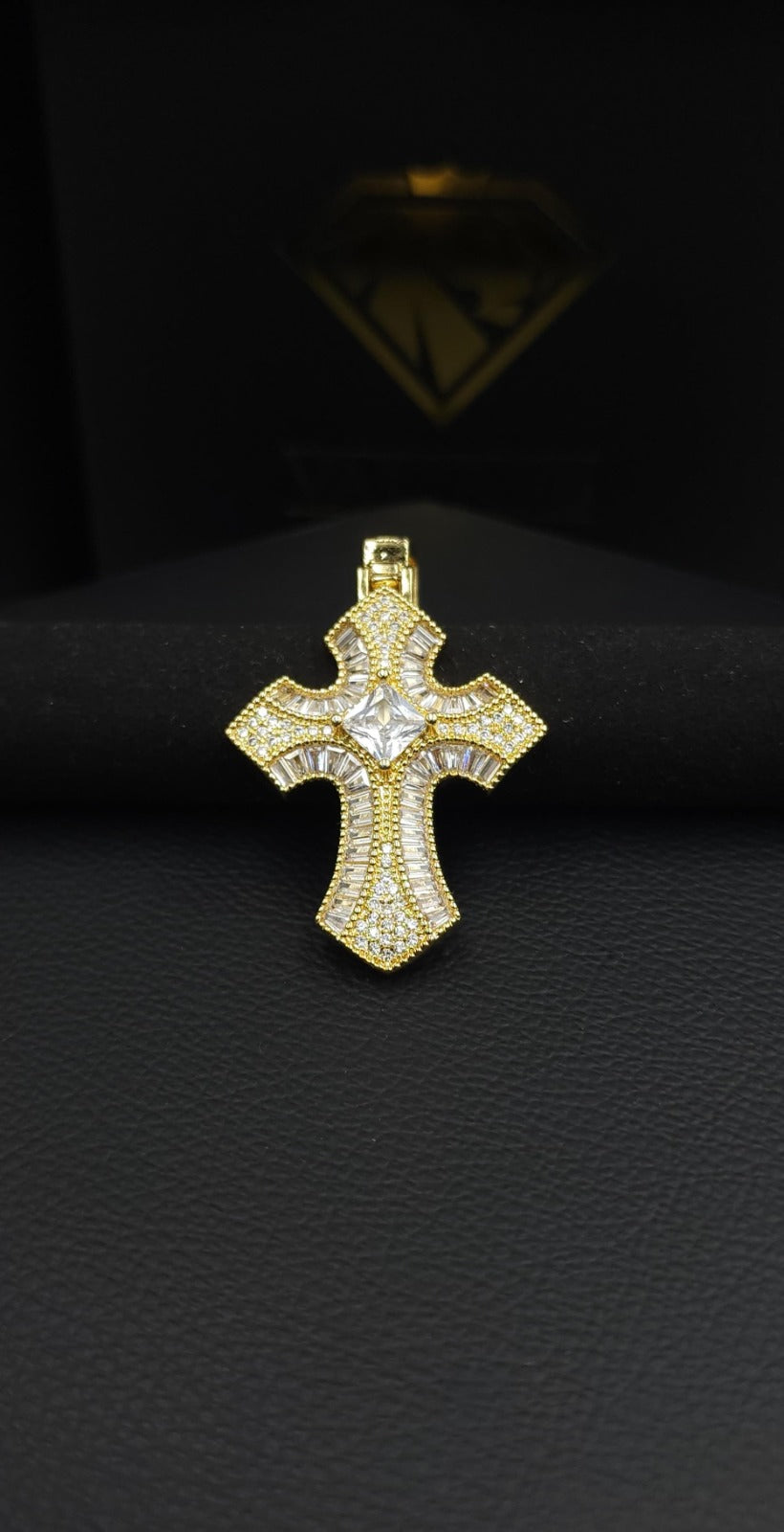 DIJE CRUZ AMATISTA IMPERIAL+ CADENA TIPO CUERDA DE 3MM (ACERO PULIDO)